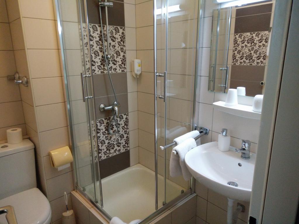 Hotel Alfa Neu-Isenburg Habitación foto