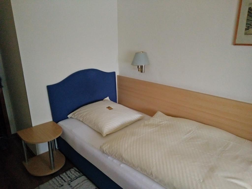 Hotel Alfa Neu-Isenburg Habitación foto