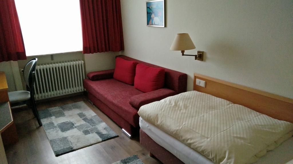 Hotel Alfa Neu-Isenburg Habitación foto