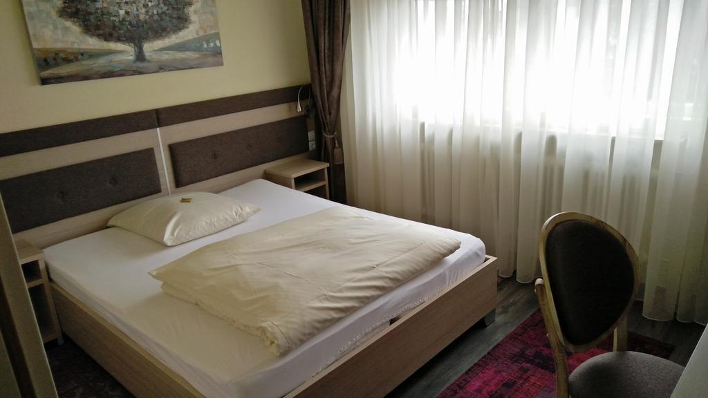 Hotel Alfa Neu-Isenburg Habitación foto